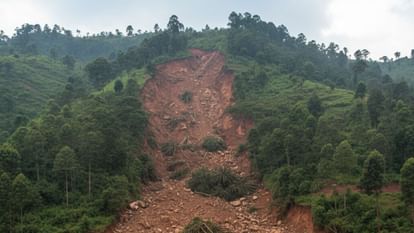 Landslide in Kenya Western Rift Valley updates many people dead rescue operations continue despite heavy rain