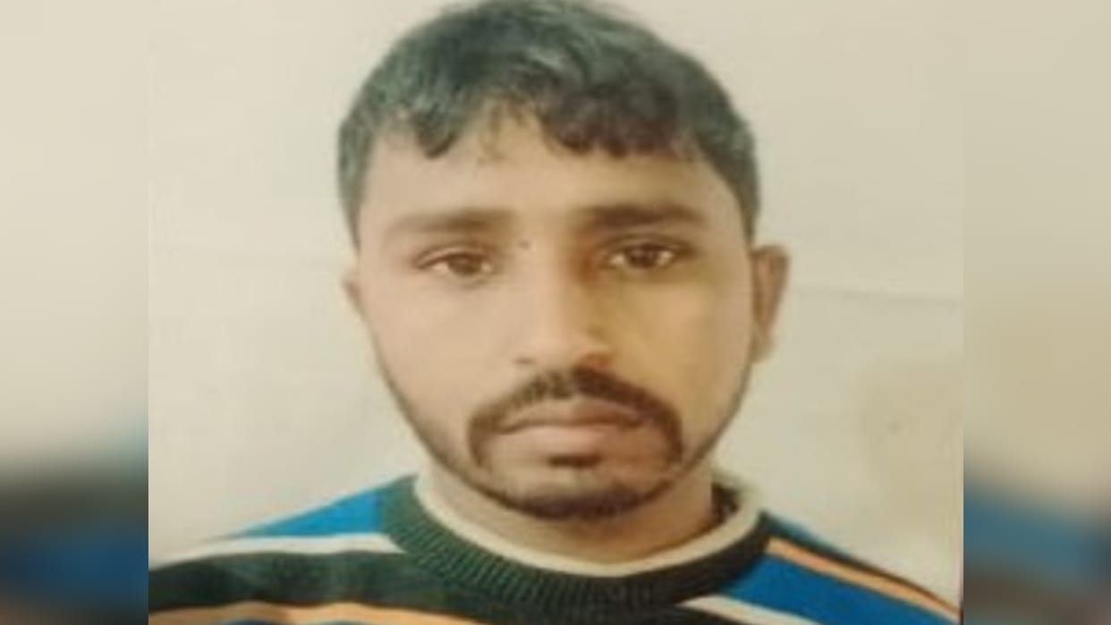 Husband dies in accident in front of eyes, wife becomes inconsolable from crying in Shahjahanpur