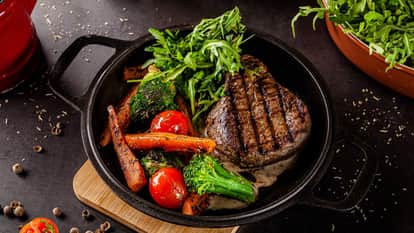 Linseed gum and betel leaf extracts increase the shelf life of meat