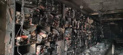 Amethi: Fire broke out in a readymade garment shop due to short circuit, causing loss of Rs 50 lakh.