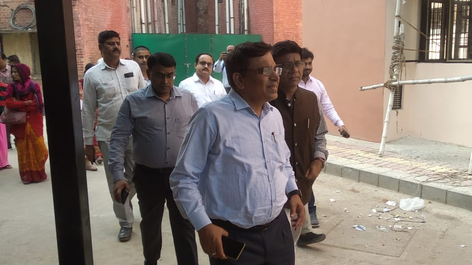 Kanpur: government team arrived at Hallat on the High Court's instructions