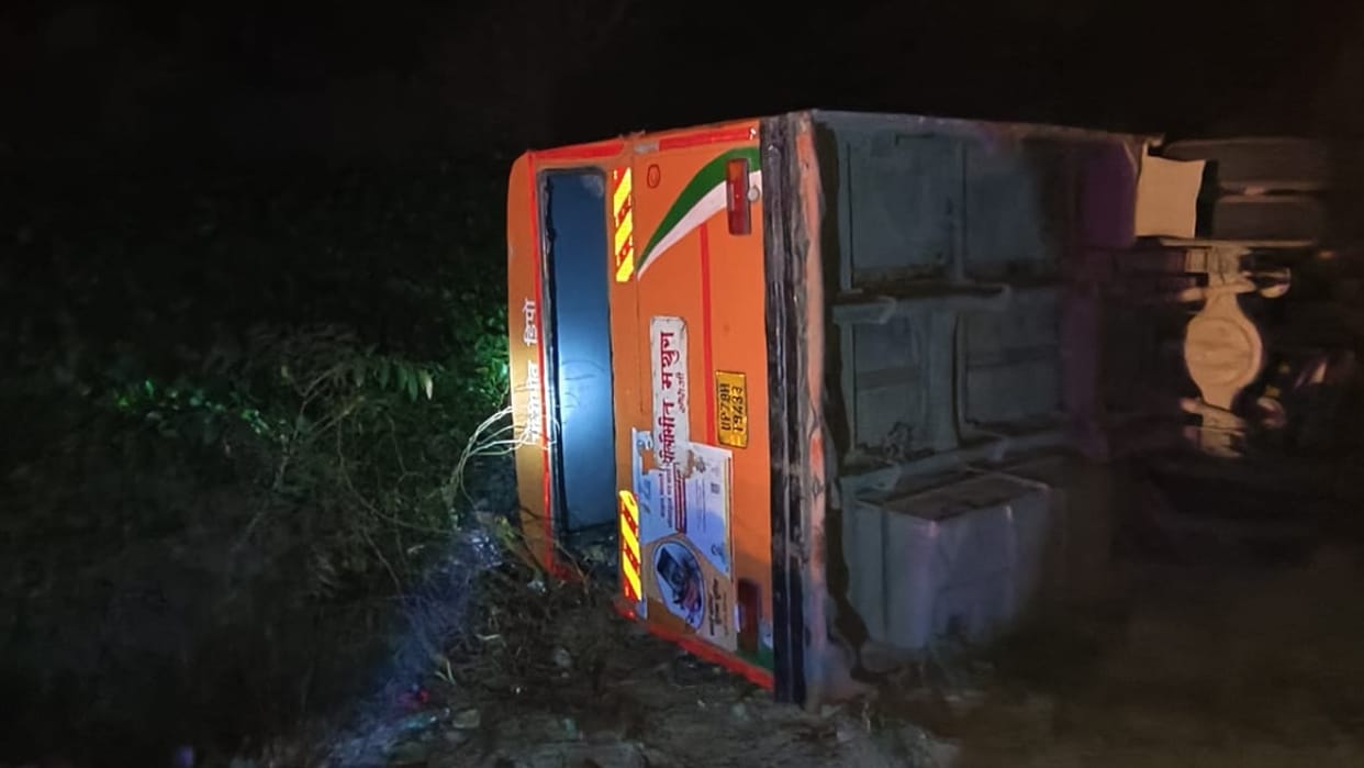 Roadways bus and tractor-trolley collide on Bareilly-Badaun highway