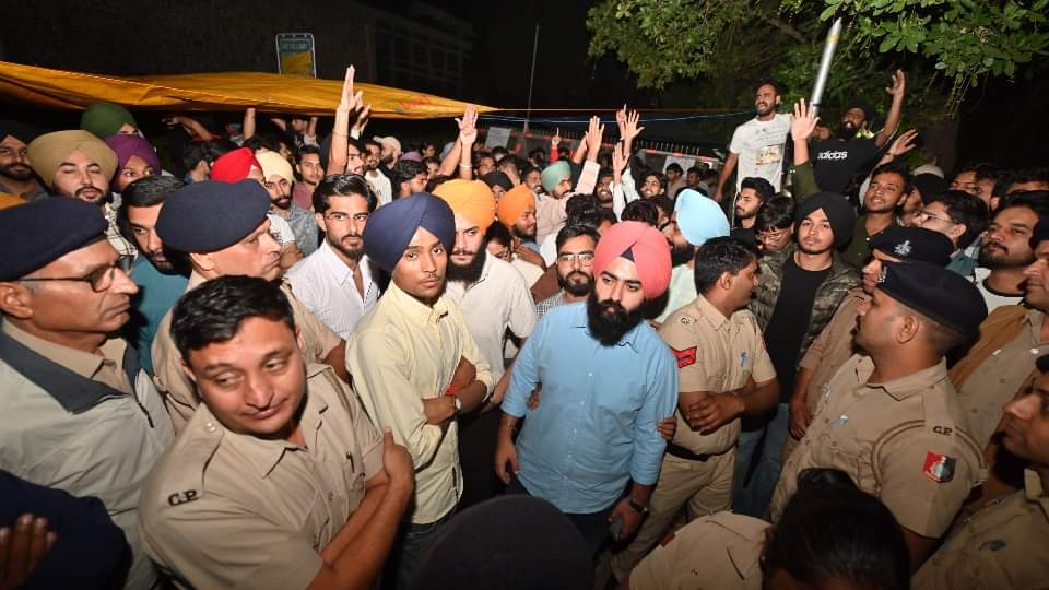 पंजाब यूनिवर्सिटी में हंगामा