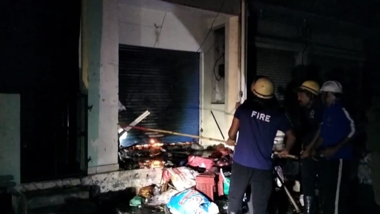 Rishikesh News Fire breaks out in scrap shop one person burnt alive