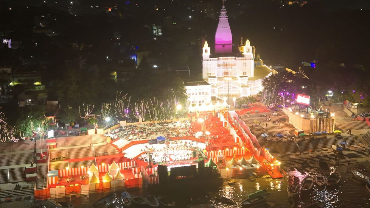 Dev Deepawali 2025 Varanasi Ganga area becomes no-fly zone drone flying will be banned