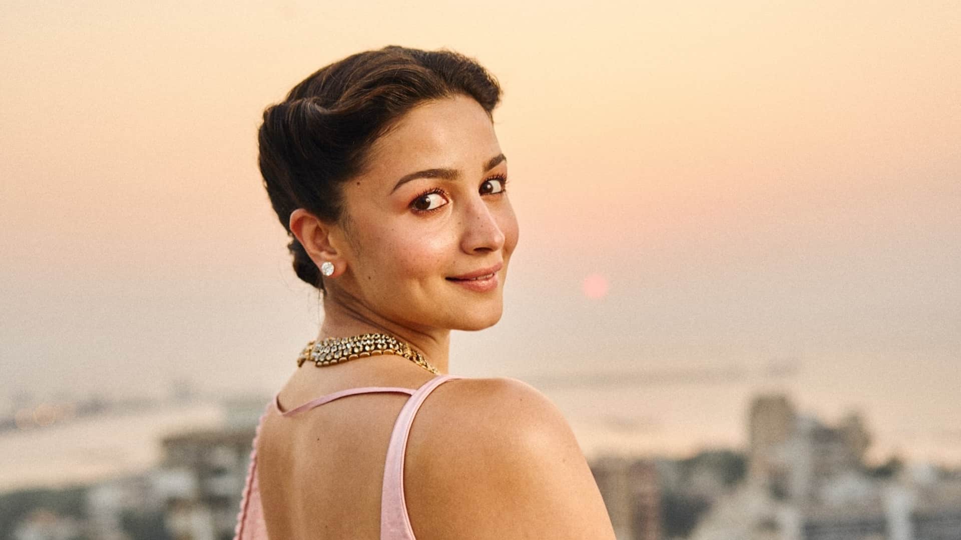 trendy hair style for short and thin hair with image in hindi