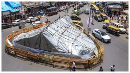 maharashtra Jain monk stages protest against closure of Dadar Kabutarkhana in Mumbai