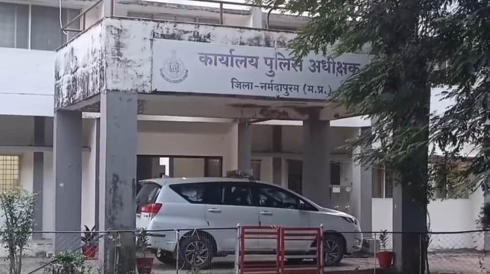 Video of the accused being beaten up inside the Narmadapuram police station goes viral; the matter is gaining