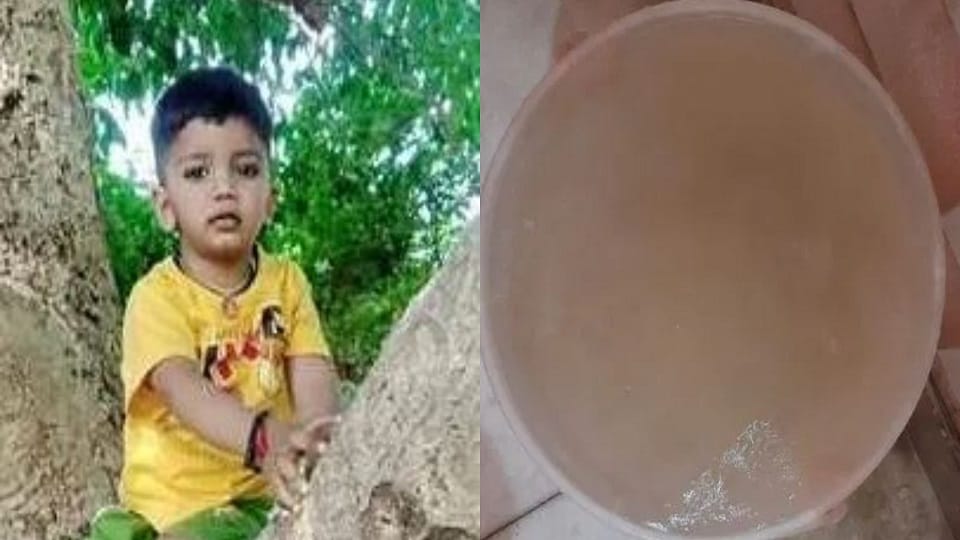 Boy falls into a bucket of boiling water, dies