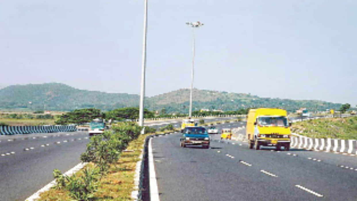Central govt strict on road accidents contractor will be fined up to Rs 50 lakh know details