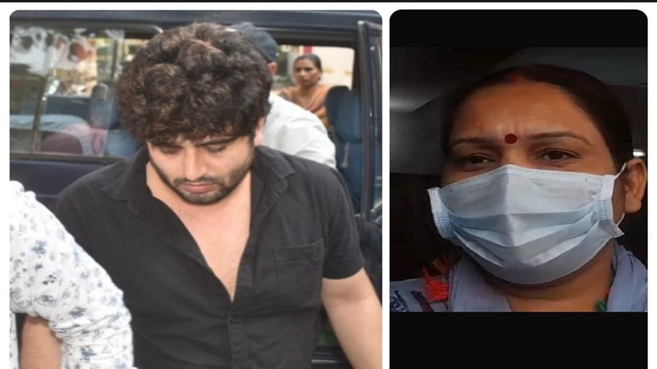 Meerut: 'Be it one yard or quarter bigha, I will not work without taking five thousand', accountant caught