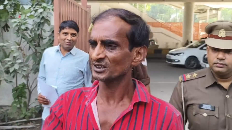 पुलिस गिरफ्त में आरोपी