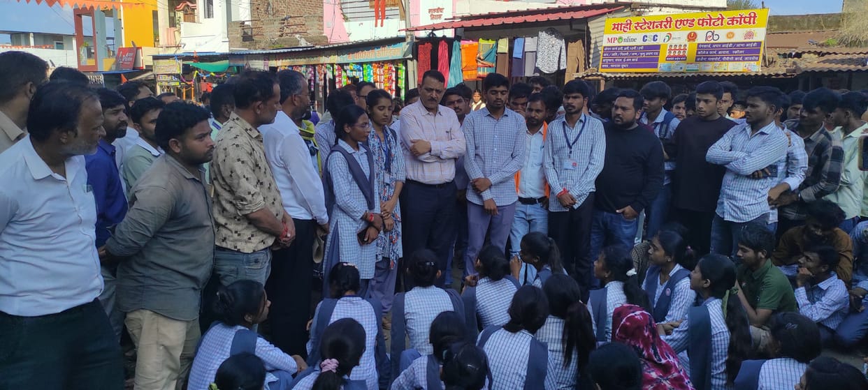 Khagone News When will problems of Government College Bhagwanpura end students protested