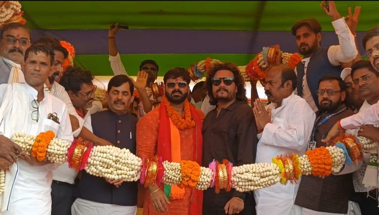 Bihar Election: 'मुकेश सहनी जिंदाबाद'...मदन सहनी की जगह ये बोल गए पवन सिंह; बाद में मुस्कुराते हुए मांगी माफी