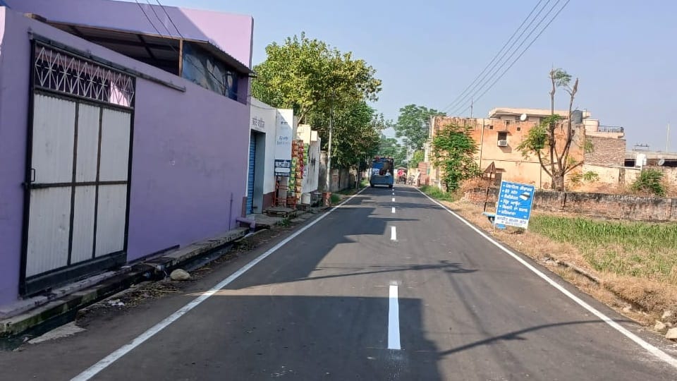 Aam Aadmi Party national convener Arvind Kejriwal shared pictures of roads Punjab on social media