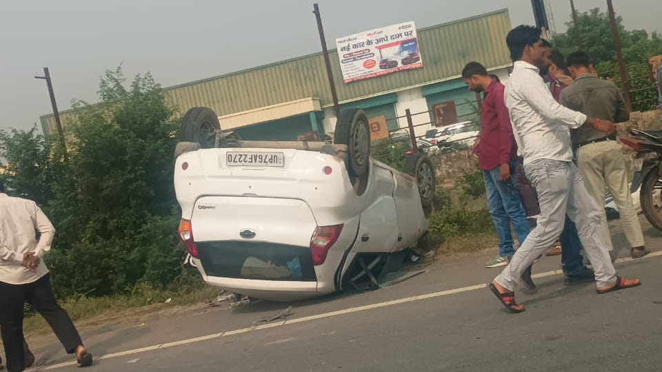 Farrukhabad Accident: Young man killed, friend seriously injured in car collision on highway