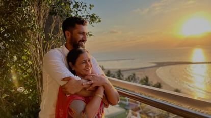 विक्की कौशल ने मां वीना को गले लगाकर दी जन्मदिन की शुभकामनाएं, शेयर की प्यारी तस्वीर vicky kaushal wishes her mother Veena happy birthay share unseen pic celebs comments