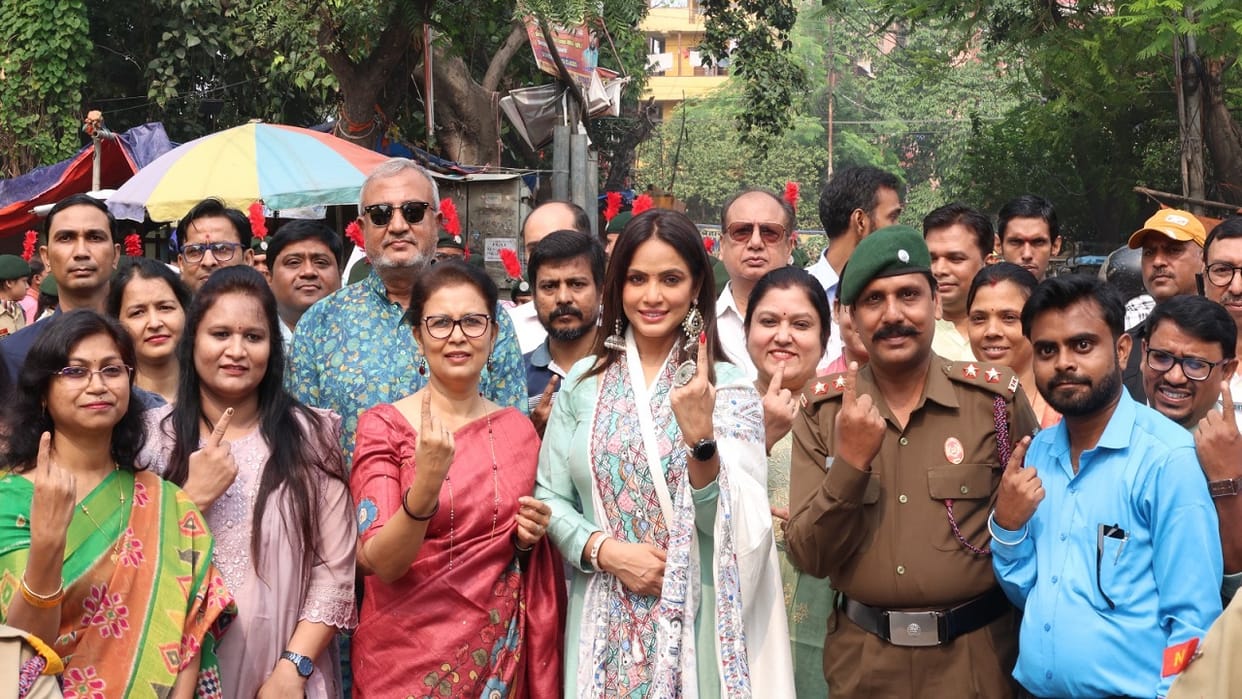 Bihar Election: Offer for voters in Patna: Get discount on cinema tickets by showing the mark on your finger