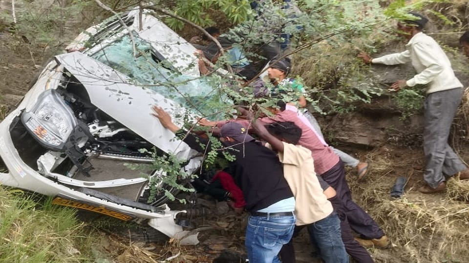 Two youths died in a road accident in Dungra Bora champawat