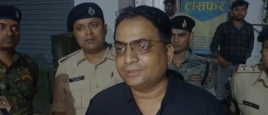 एसडीएम सह निर्वाचन पदाधिकारी रंजीत कुमार रंजन।