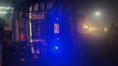 Truck overturns on Saha-Shahbad road youth dies after being crushed