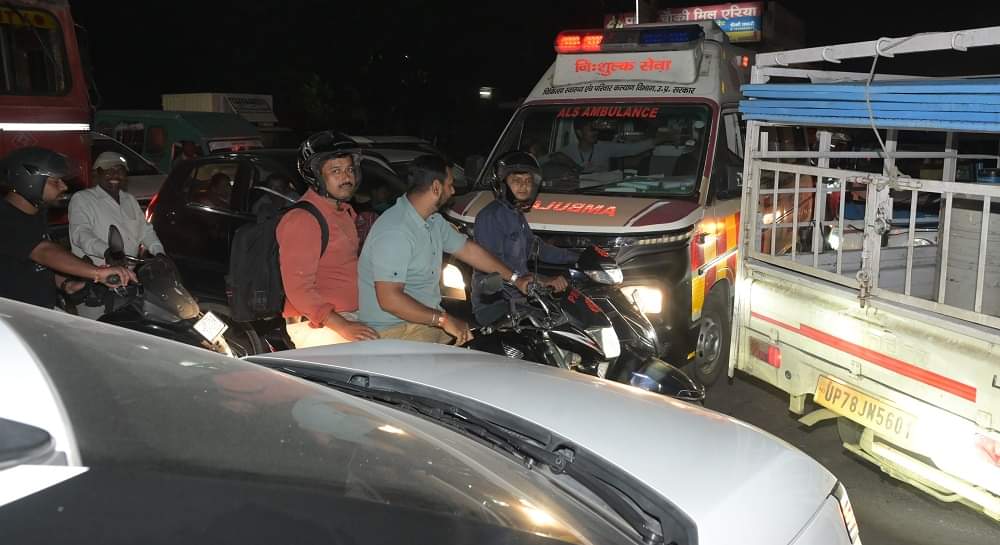 Kanpur Arrangements fell flat jammed all around in city people took an hour for five minute journey