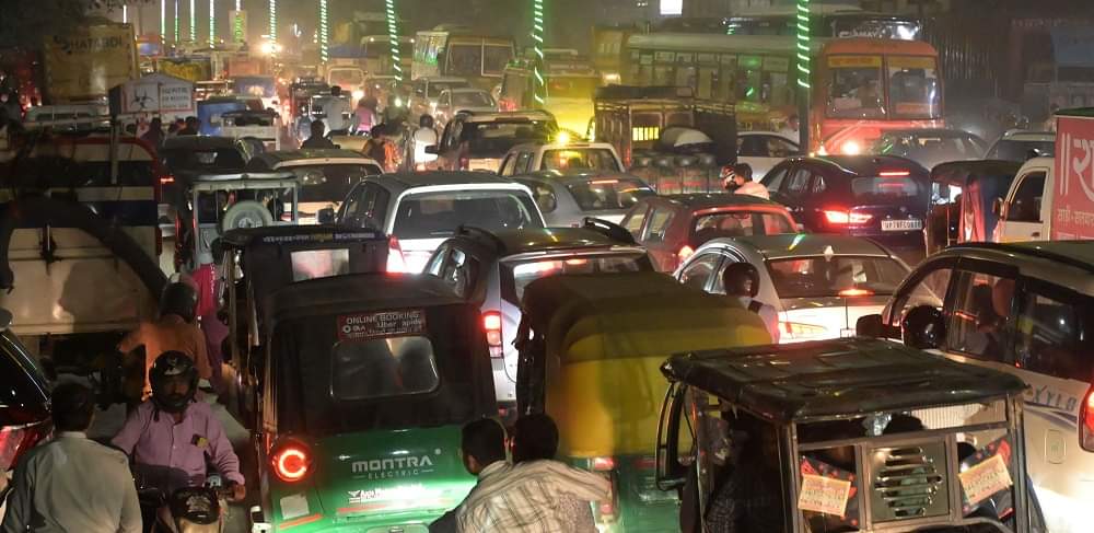 फजलगंज से विजयनगर के बीच लगा भीषण जाम
