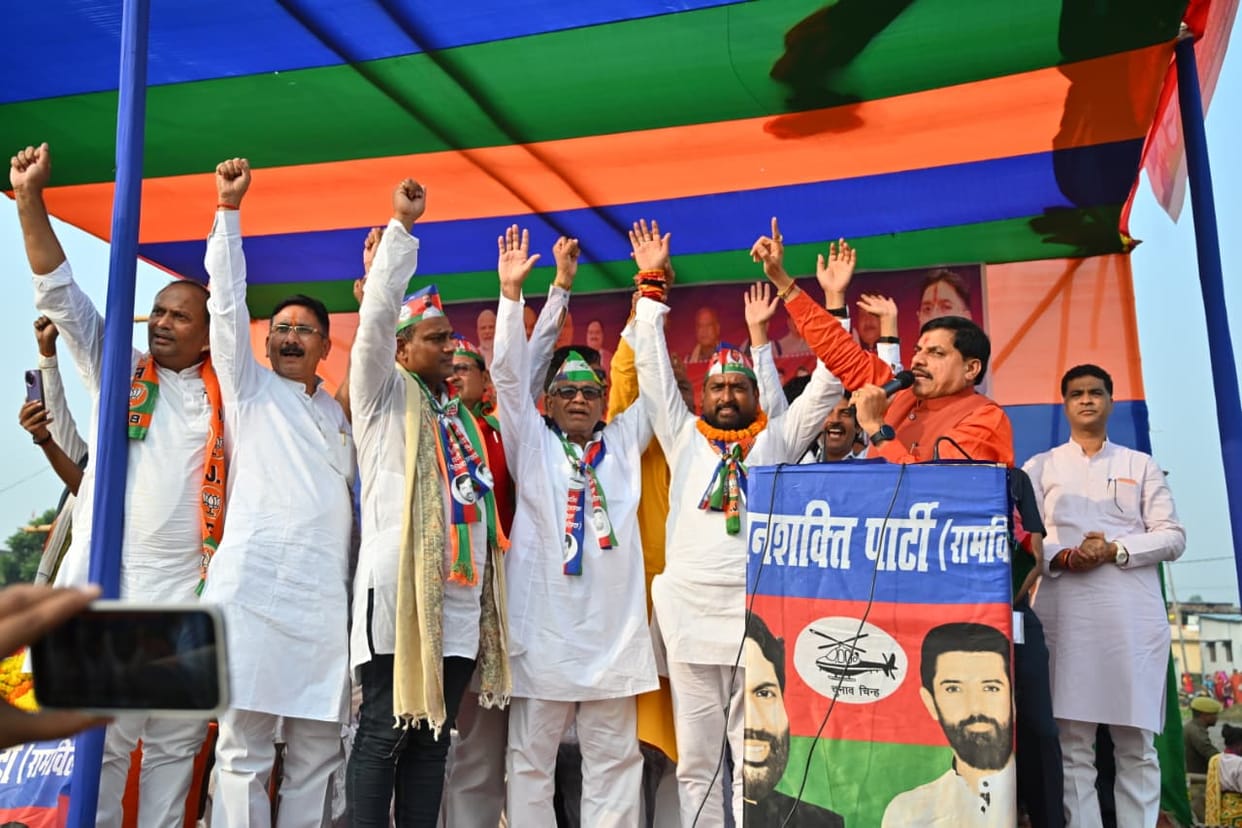 MP News: CM in Bihar said – roads and helipads have been dug, but no one can stop me from meeting the public.