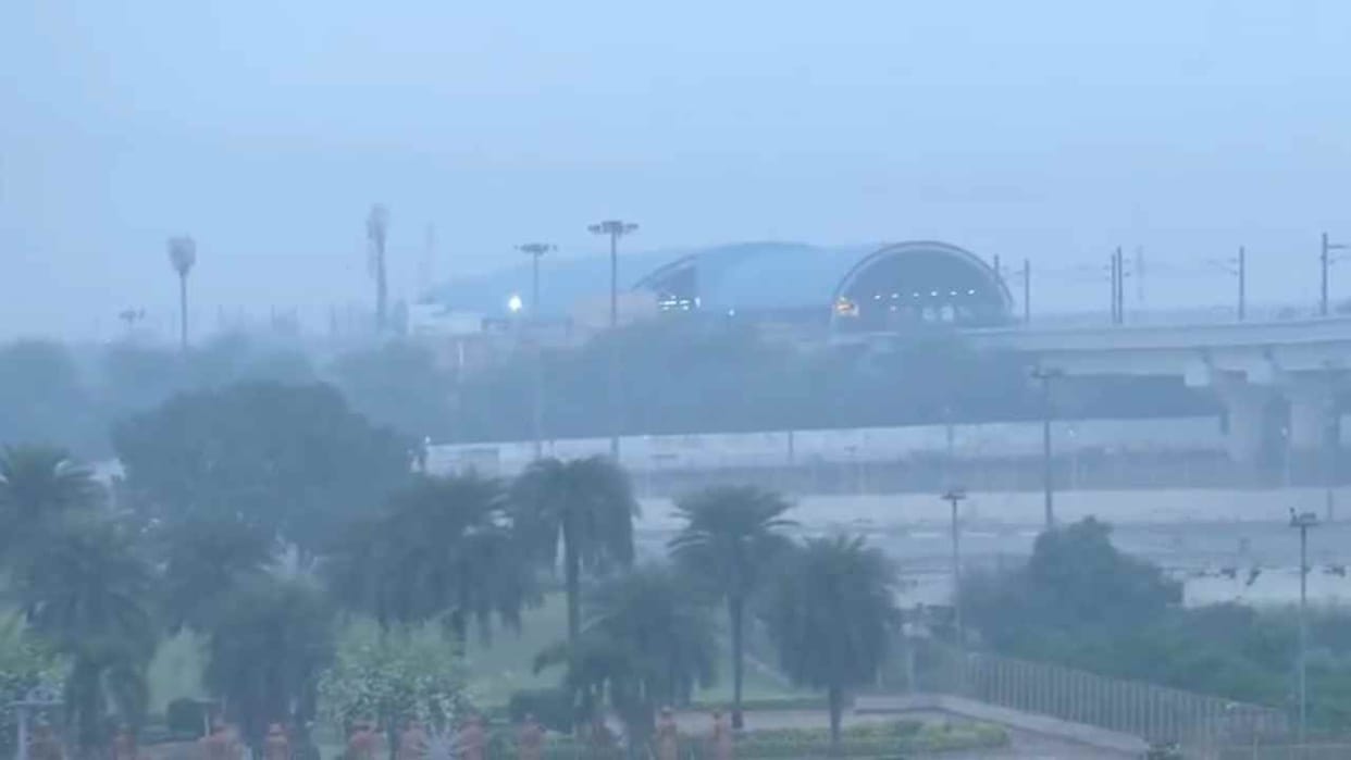 delhi ncr air pollution news  Anand Vihar AQI 392 today