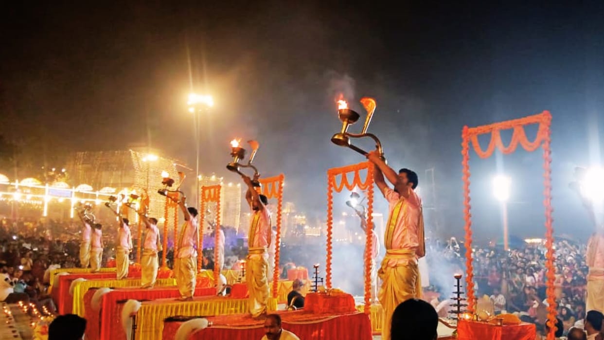 Assi Ghat Over 50 Devotees at Extorted Under Pretext of Providing Seats for Ganga Aarti in Varanasi