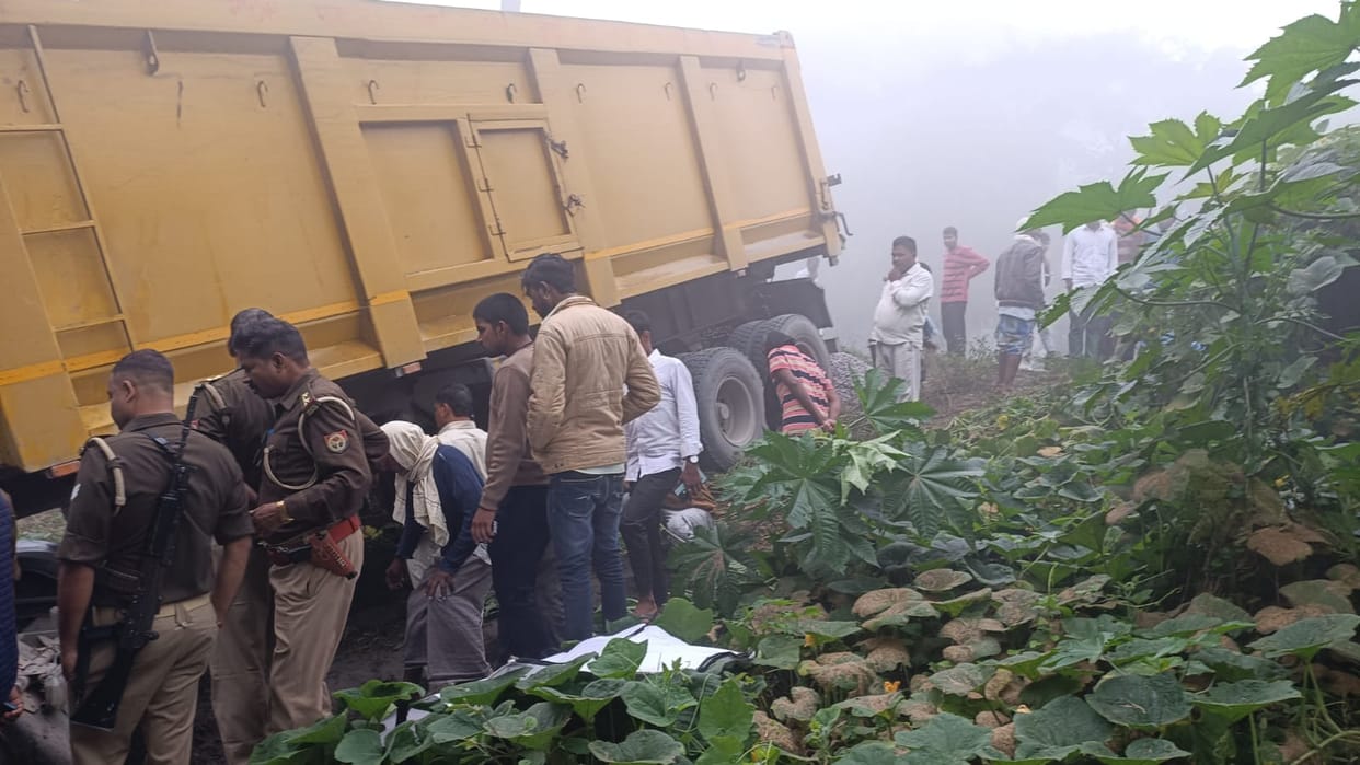 Bahraich: Bike and trailer collide, four people including a one-year-old child die on the spot; all were ridin