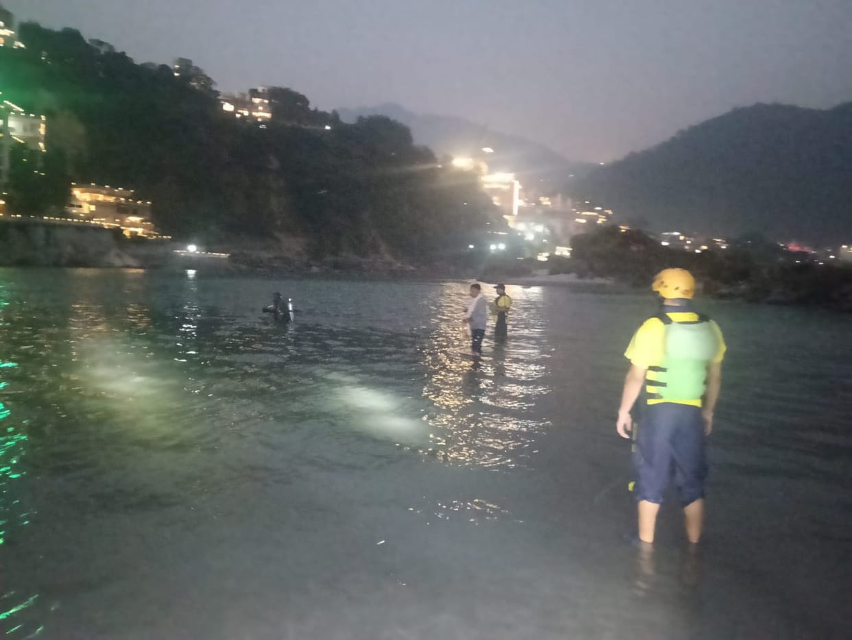 Rishikesh News Chandigarh BBA students drowned while bathing with friends at Mastram Ghat