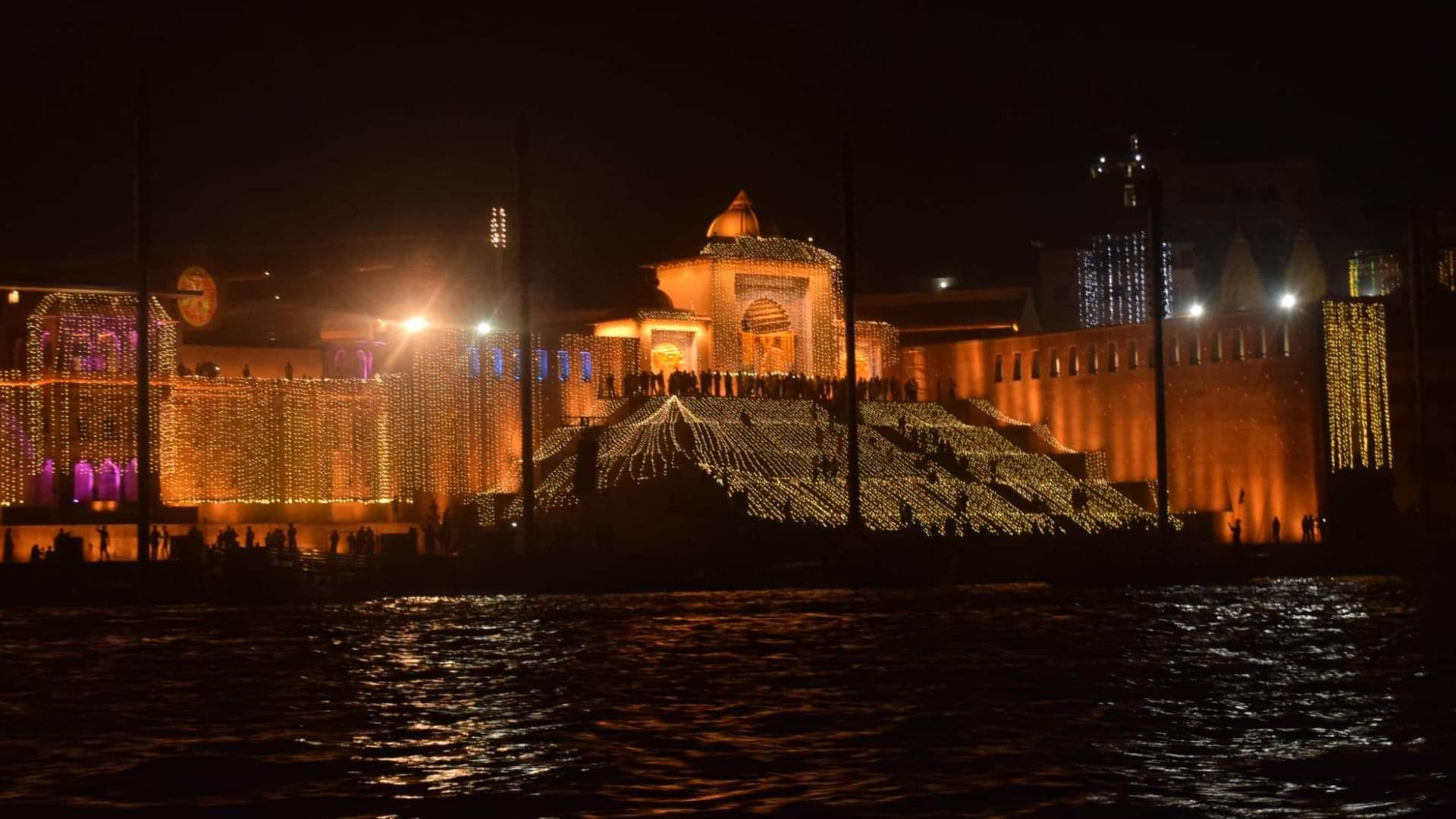 Dev Deepawali in Kashi 84 ghats 96 ponds and lakes will be illuminated with glow of 25 lakh lamps in varanasi
