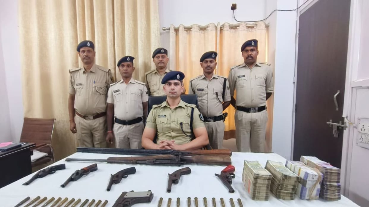 Bihar: Patna Police recovers 8 illegal weapons and Rs 26 lakh in cash under 'Operation Zakhira