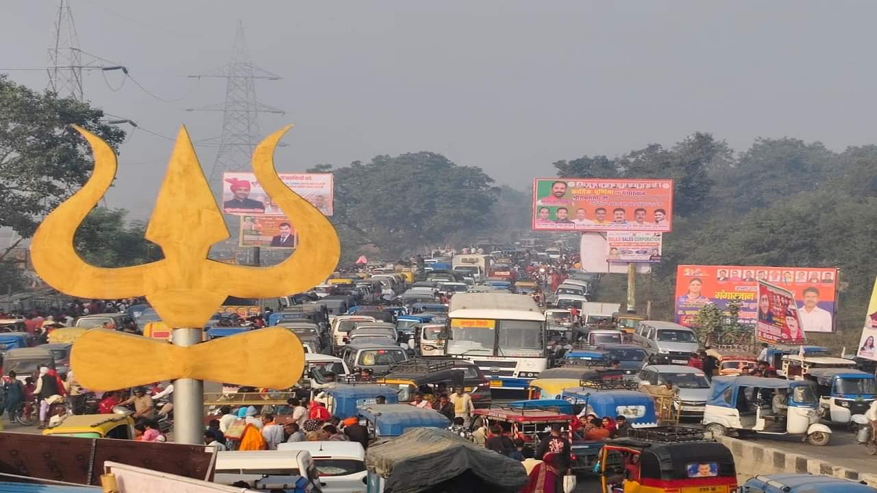 devotees gathered at the Ramganga Ghat in Bareilly on Kartik Purnima