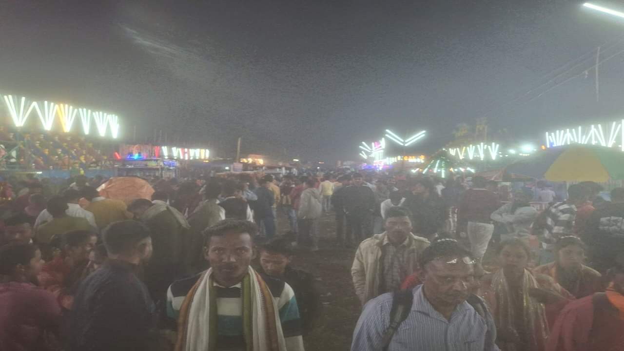 Lakhs of devotees took a holy dip in the Ganga at the Kakoda Mela in Badaun