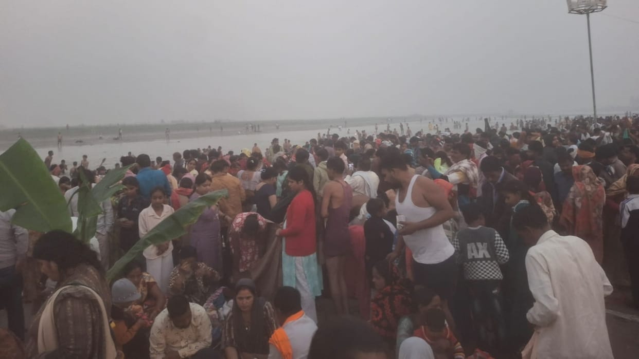 Lakhs of devotees took a holy dip in the Ganga at the Kakoda Mela in Badaun