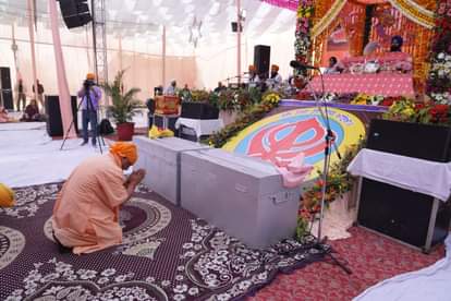 The Chief Minister said: When many kings and princes bowed down before foreign invaders, Guru Nanak Dev Ji cal