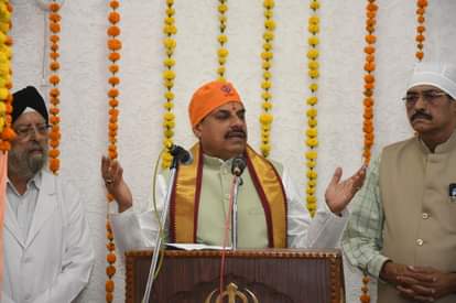 Guru Nanak Ji's teachings are the highest path to serve humanity: CM bows his head at the Gurudwara, prays for