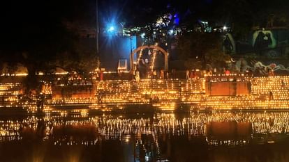 Dev Deepawali Photos Ganga-Varuna banks decorated with 25 lakh lamps in Kashi CM performed puja at Namo Ghat