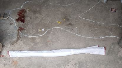 Father kills teenage girl after finding her talking on phone accused father arrested In Shahjahanpur