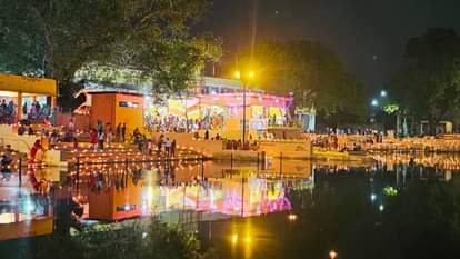 Dev Deepawali Millions of lamps lit on ghats of Gupt Kashi stunning heavenly scene Ganga Aarti performed