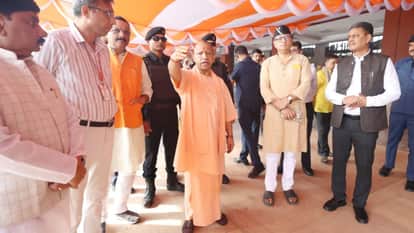 Cm Yogi in Varanasi