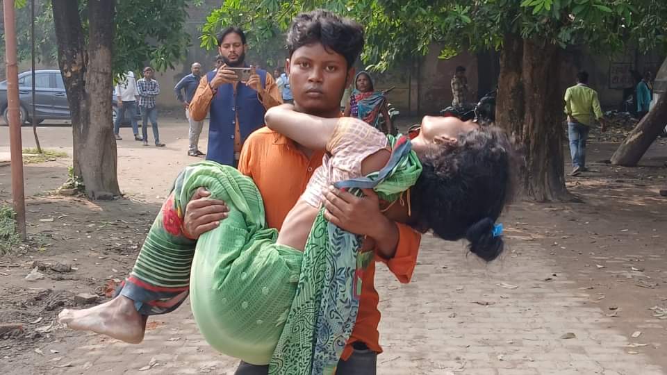 RPF told Sanjay is admitted in hospital when family reached there they came to know that body brought in gonda