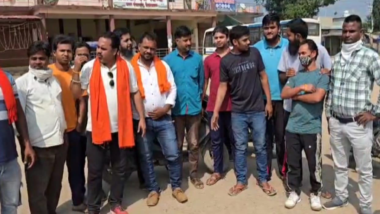 City closed in protest against dilapidated road, traders and common people express anger in in Keshkal