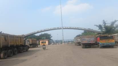 Accident at NR Ispat in Raigarh: Supervisor dies after being hit by a loader while loading coal