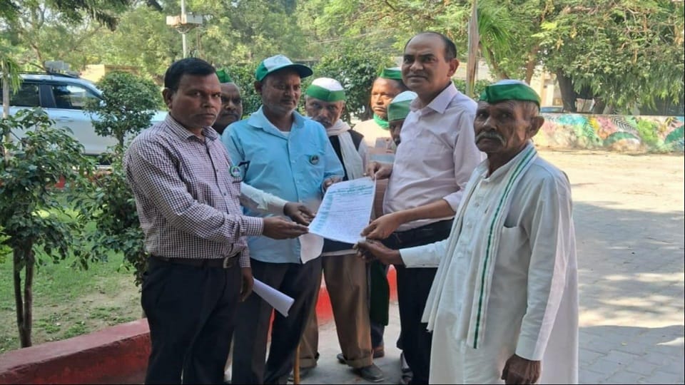 Farmers raised their voice for fertilizer, electricity and sanitation.