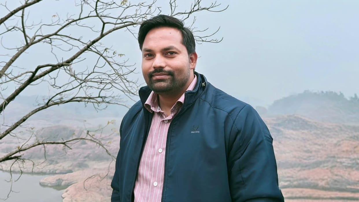 Jhansi: LIC employee dies while playing cricket, suspected to be from a heart attack