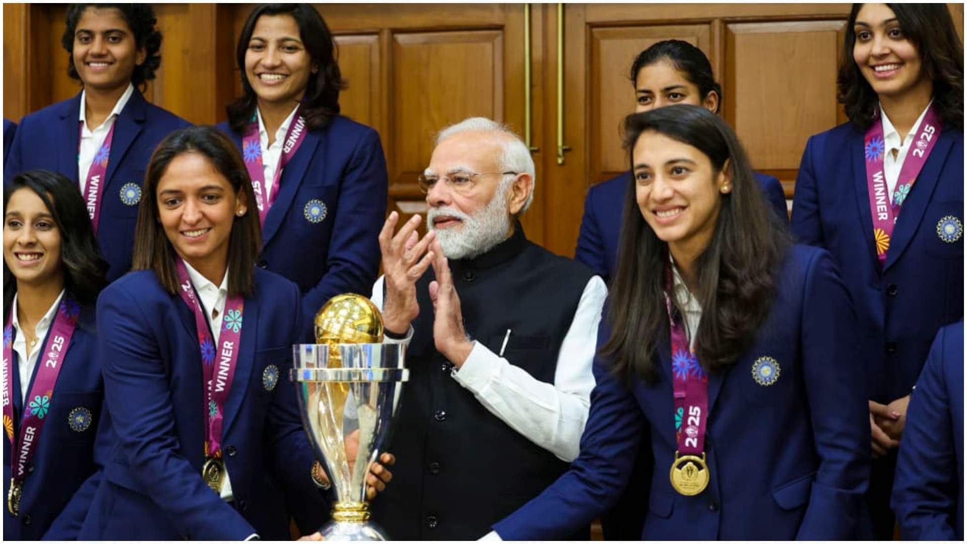VIDEO: Harleen Deol Asks PM Modi About His Skincare Routine ‘You Glow So Much,’ Her Compliment Wins Internet