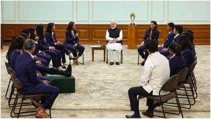PM Modi Jokes with Player of the Tournament Deepti Sharma: ‘You Must Be Saying Control, Control!
